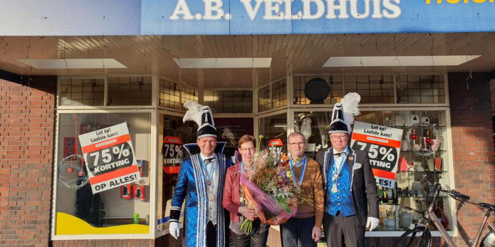 Hoogheden bedanken Tonnie en Lidie Veldhuis